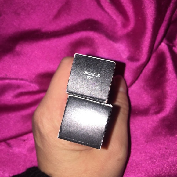 Makeup - Picture 2 of 2